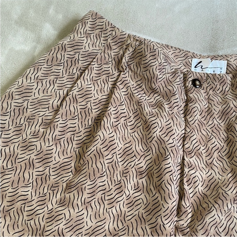 Haley Vintage 80’s Pleated‎ High Waist Shorts - Picture 4 of 12